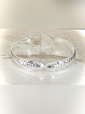 NEW Silver Fish Cuff Bracelet - Kissing Fish Design